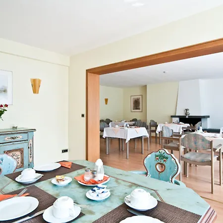 Am Oppspring מלון 3*