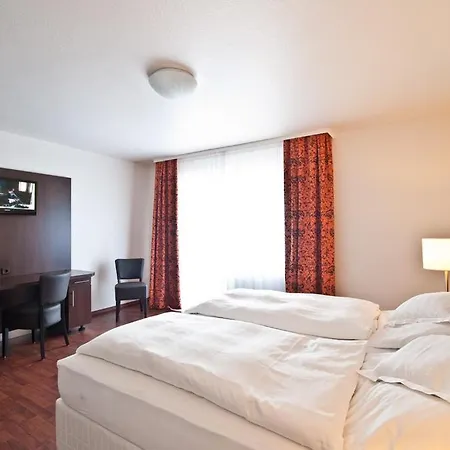 Am Oppspring מלון מולהיים אן דר רור